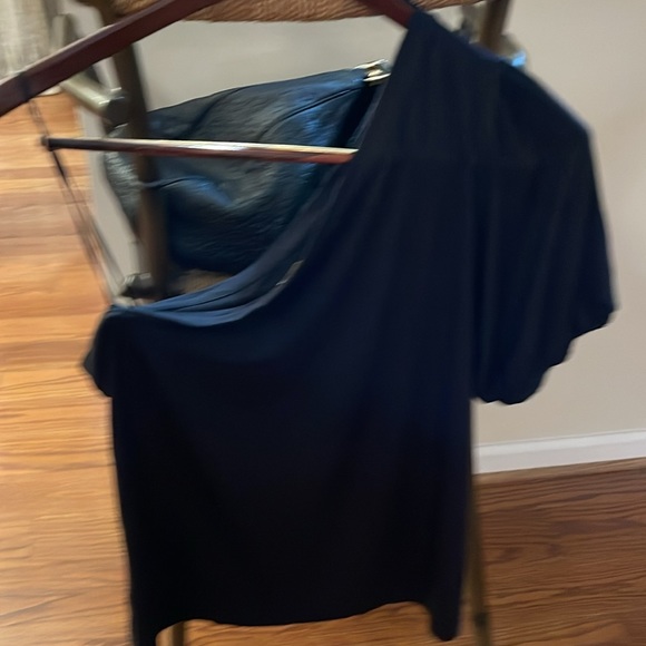 Cooper and Ella off the shoulder shirt size large - Picture 2 of 5